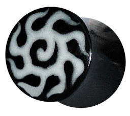 Zeige Details für Ohr Piercing Plug aus Horn mit weißer Maori Sonne in 8-12 mm Bild von Ohr Piercing Plug aus Horn mit weißer Maori Sonne in 8-12 mm